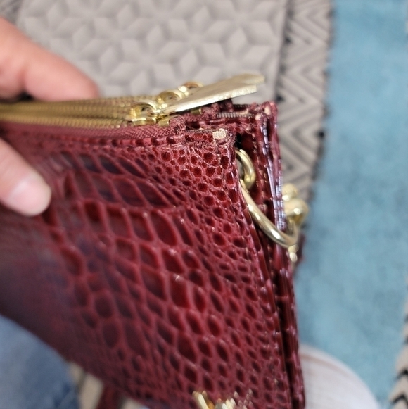 VICTOR MAROON FAUX SNAKESKIN WRISTLET - Picture 14 of 14
